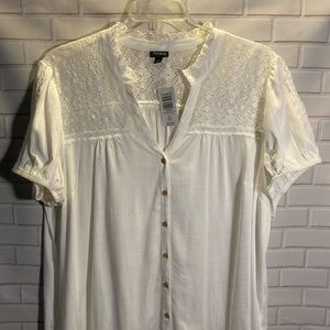 Torrid new size 3X off white top